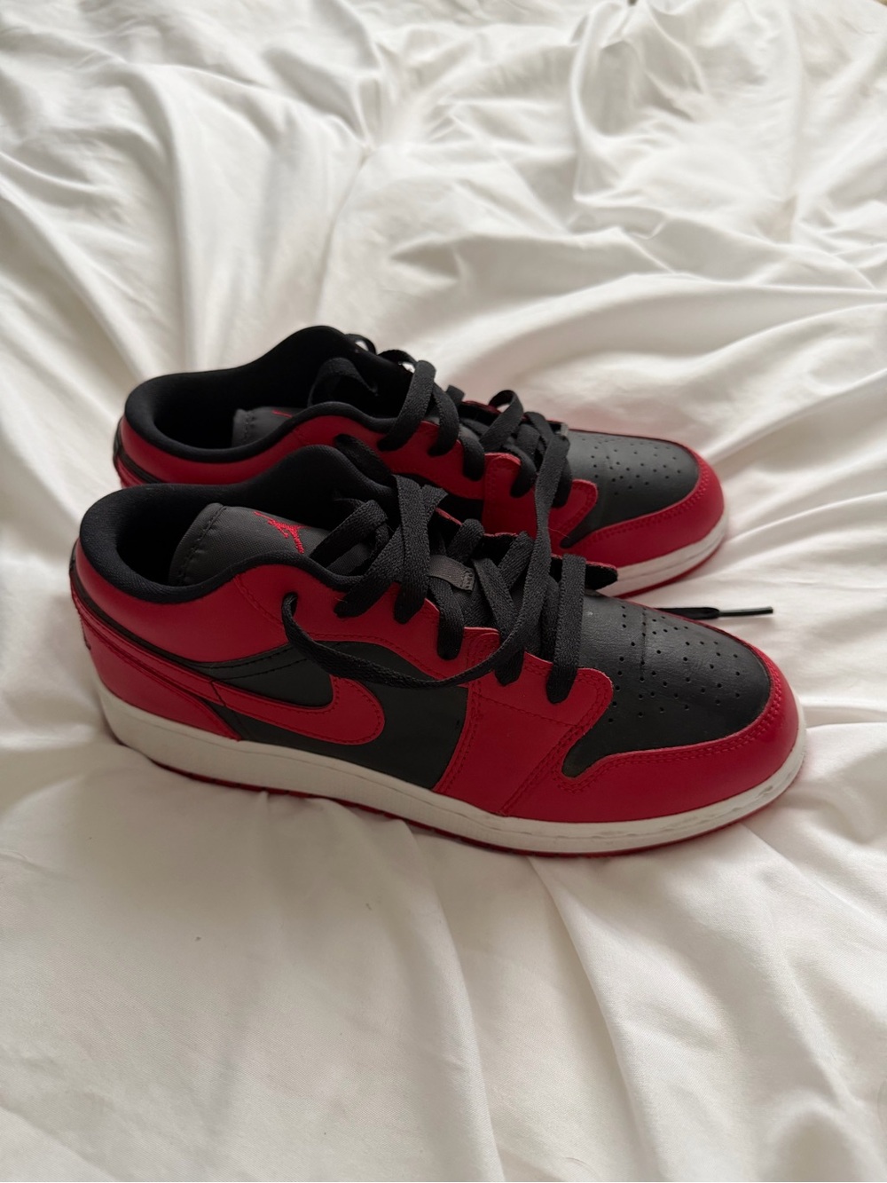 Air Jordan 1 Low - Black and Red